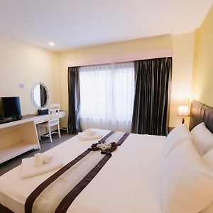 Deluxe King Suite